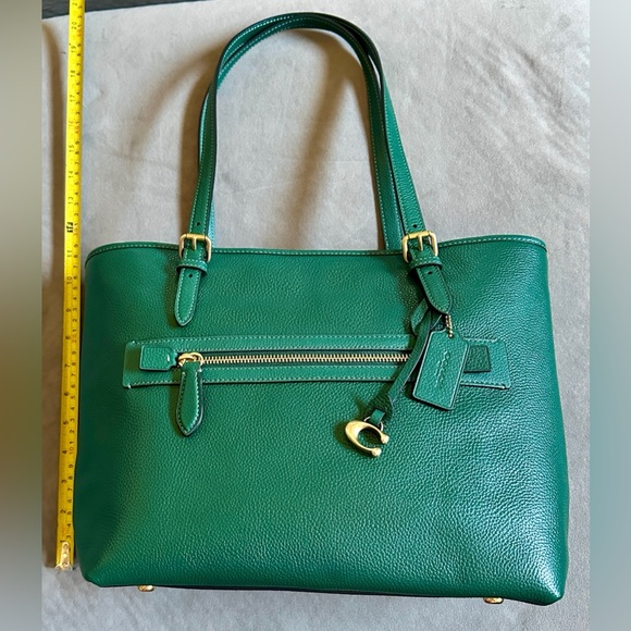 ❌SOLD❌NWT- COACH Taylor Pebbled Leather Gold Tone Tote Bag - Dark Pine/Green - Picture 1 of 5